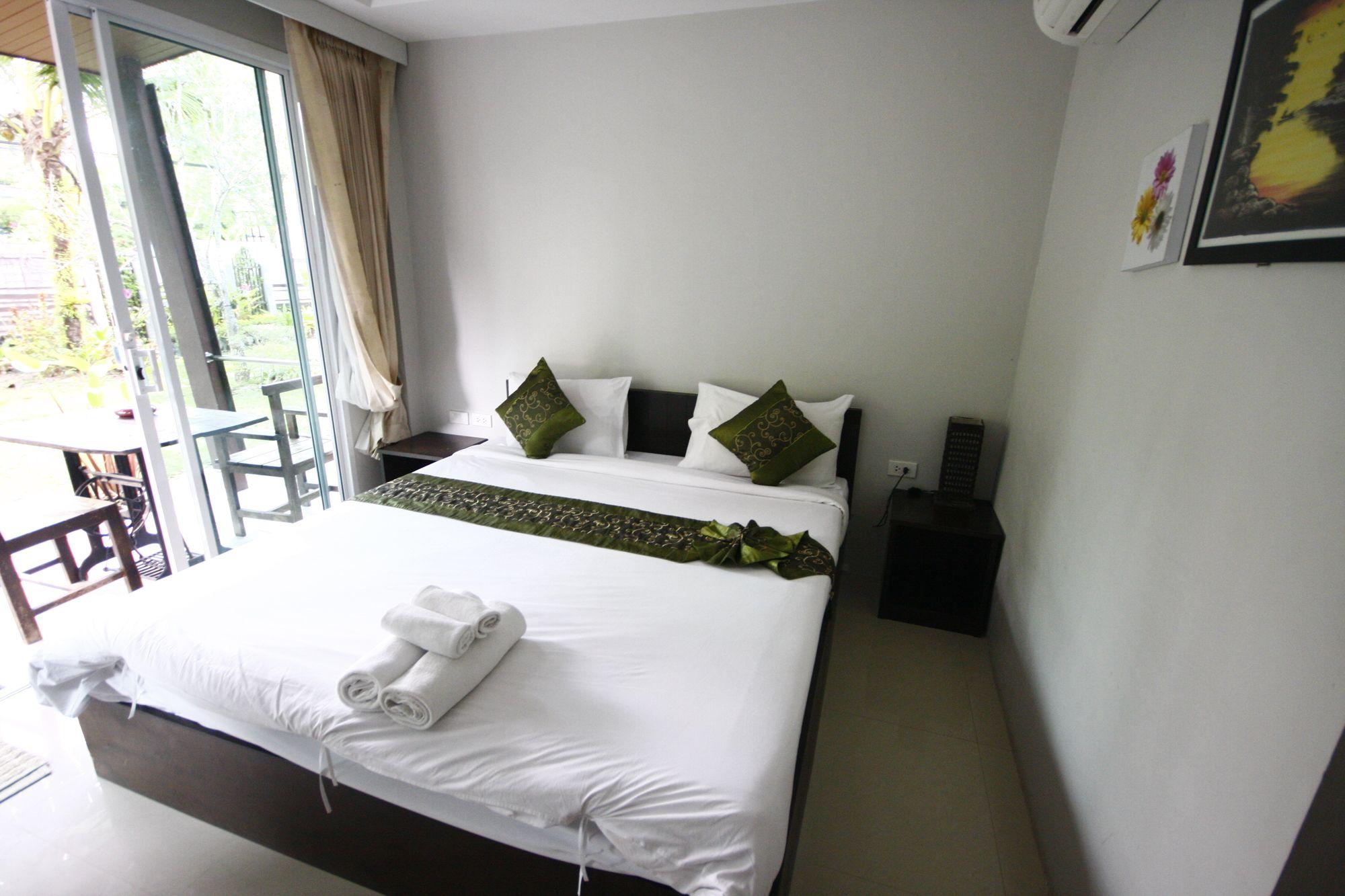 Naiyang Boutique Resort Nai Yang Beach Exteriör bild