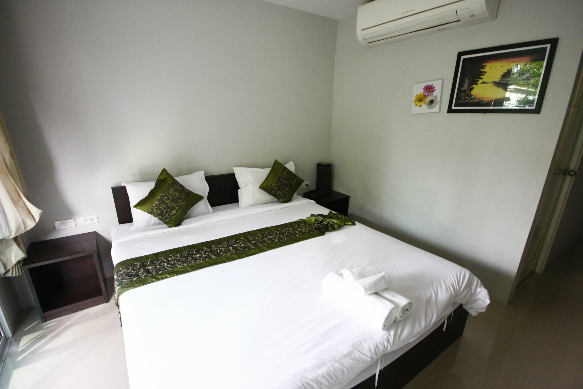 Naiyang Boutique Resort Nai Yang Beach Exteriör bild